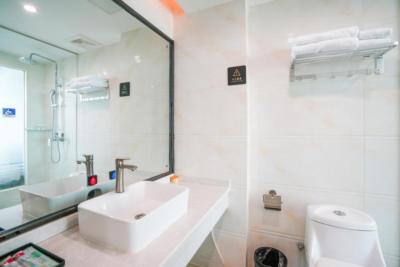Felice Hotel-Guangzhou Baiyun International Airport Renhe Metro Station Branch Canton Extérieur photo